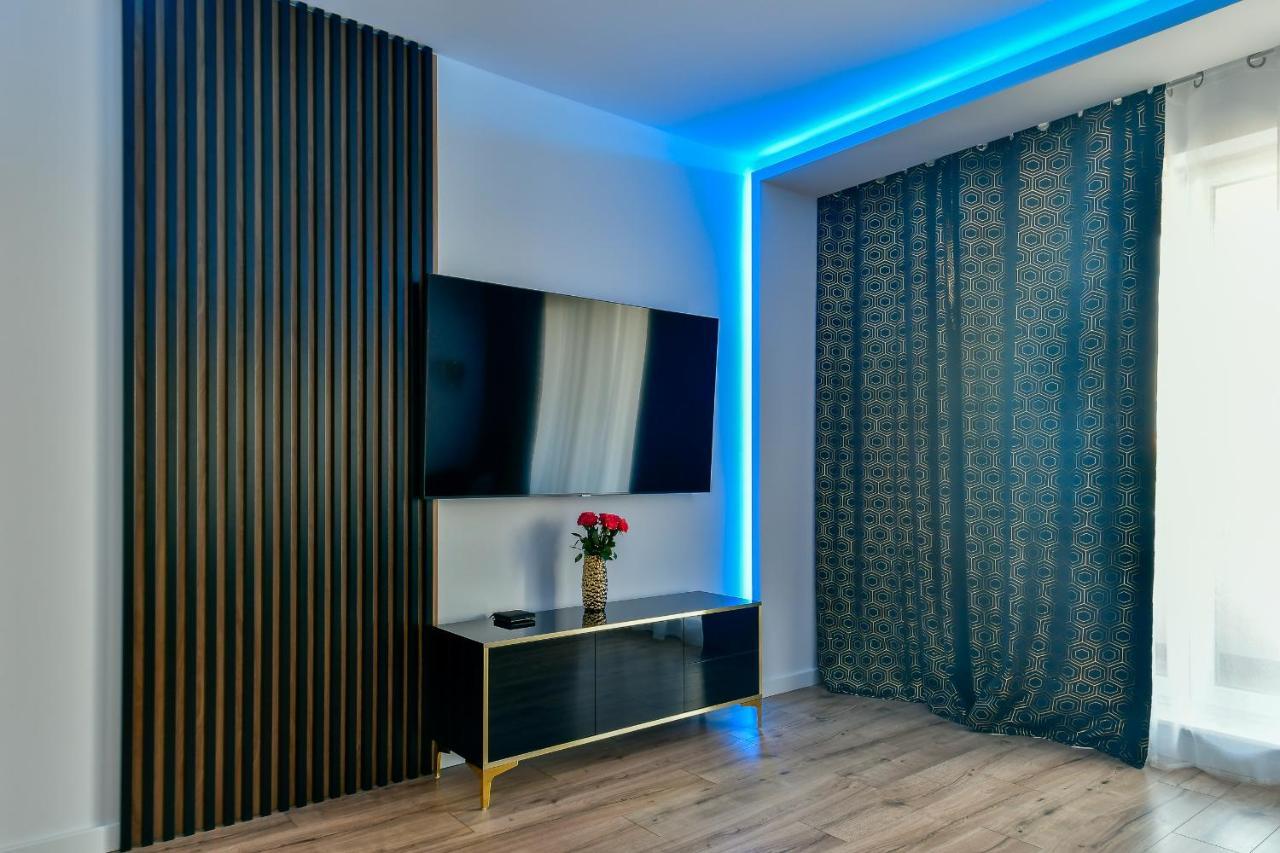 Apartament32 Golden Vip -Duze Miejsce Postojowe- オルシュティン エクステリア 写真