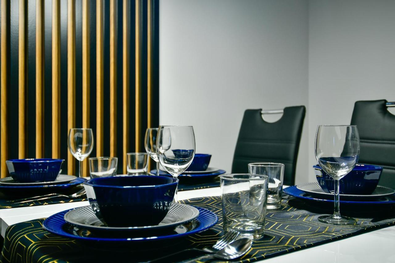 Apartament32 Golden Vip -Duze Miejsce Postojowe- オルシュティン エクステリア 写真